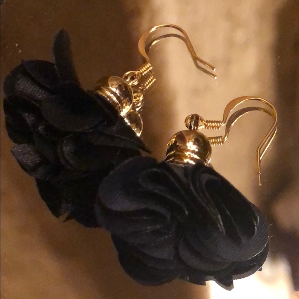 22K Black  and Gold Flowered Dangly Earrings
